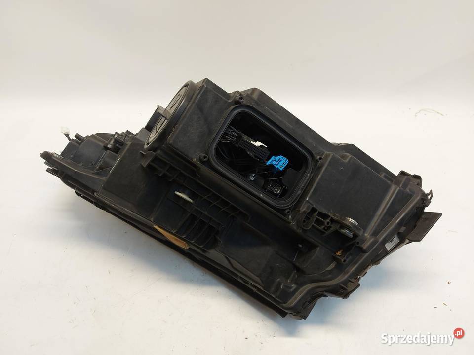 Mercedes EQC 400 W293 LAMPA PRAWA PRZÓD LED