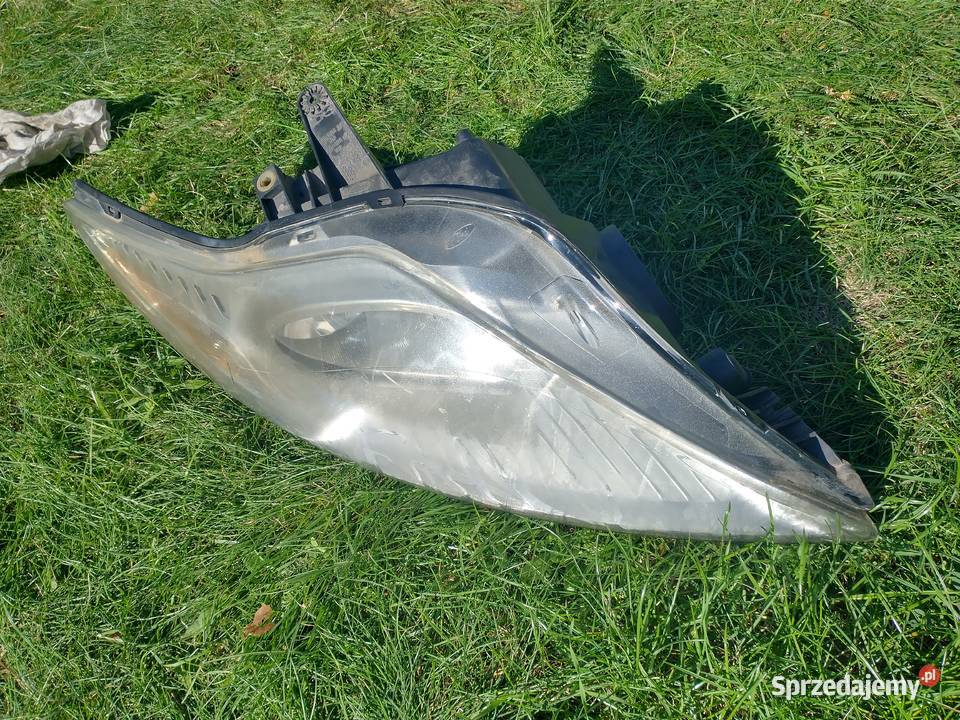 Prawa przednia lampa Ford Mondeo MK4 2010 Lampy przednie Jaworzno