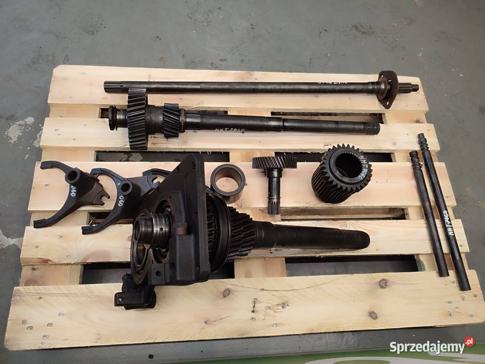 Skrzynia biegów AUTOCOMMAND części HOLLAND T7060 Wilkowo