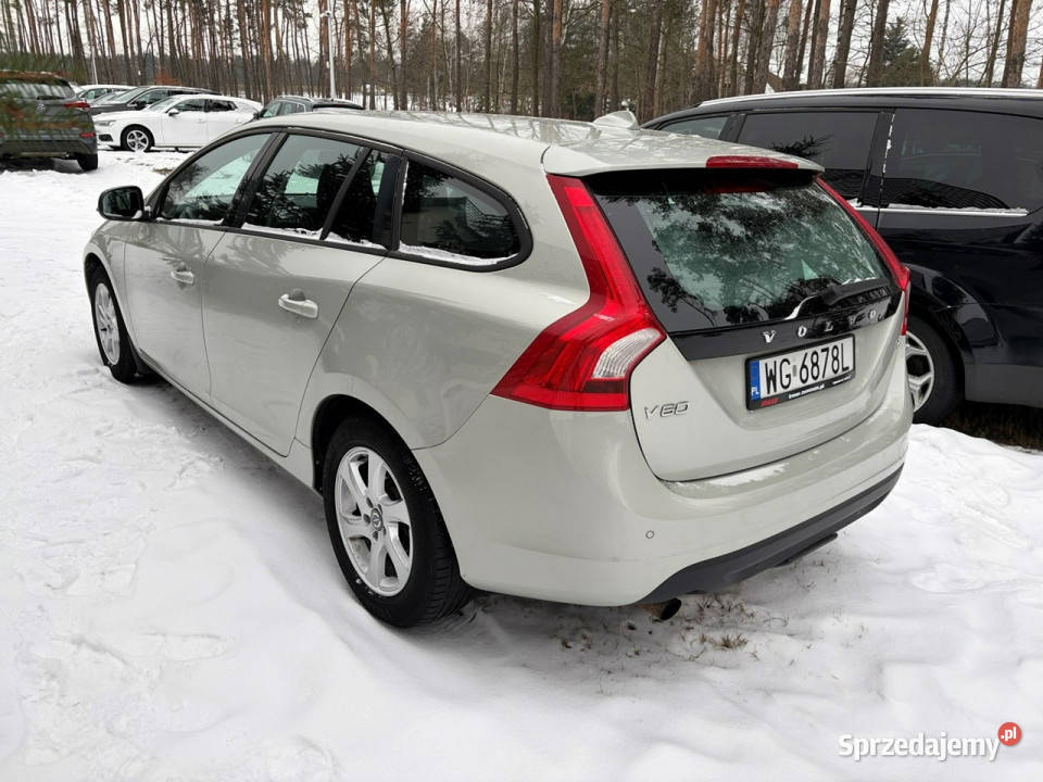 Volvo V60 T4 180 Podgrzewane fotele Hak odpinany benzyna mazowieckie Lipówki