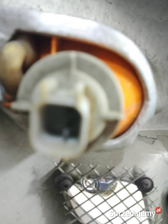 Zderzak z halogenami i kierunkowskazami Jeżów