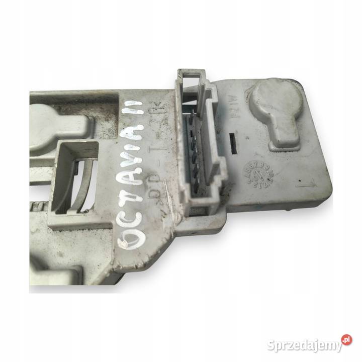 WKŁAD TYLNEJ LAMPY LEWY Skoda Octavia II kombi osobowe