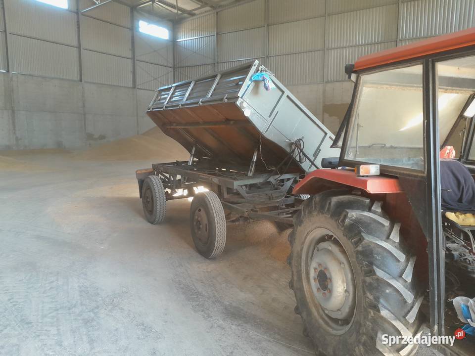 Przyczepa wywrotka na dwa siłowniki Lubochnia