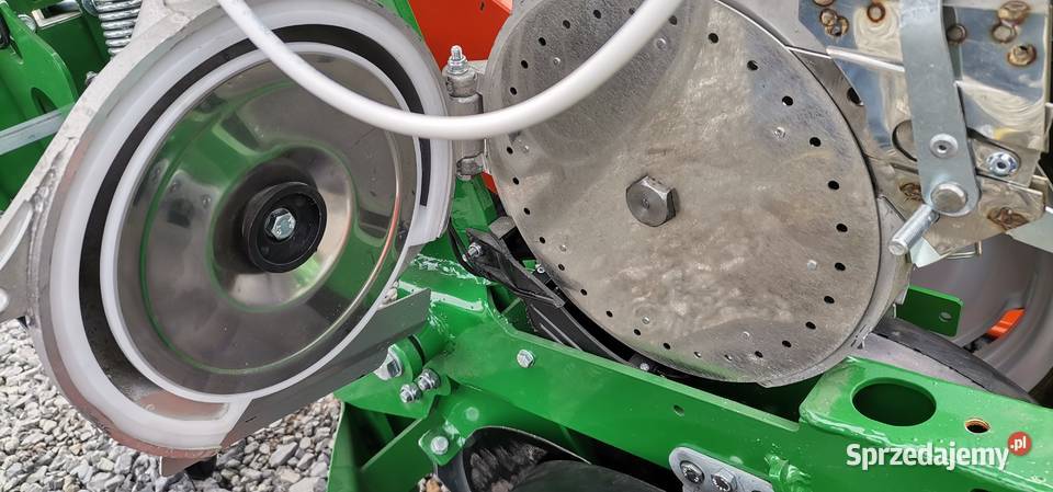 Siewnik punktowy pneumatyczny do Kukurydzy Apacz Tarnogród