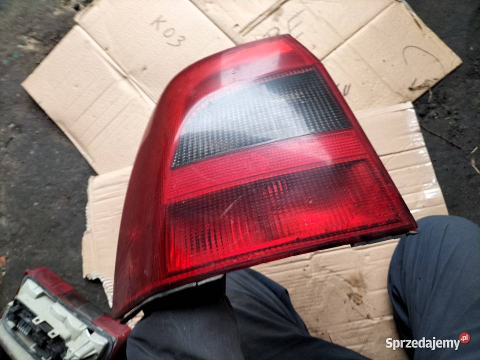 LAMPA TYLNA LEWA OPEL VECTRA B LEWA Kamień-Kolonia