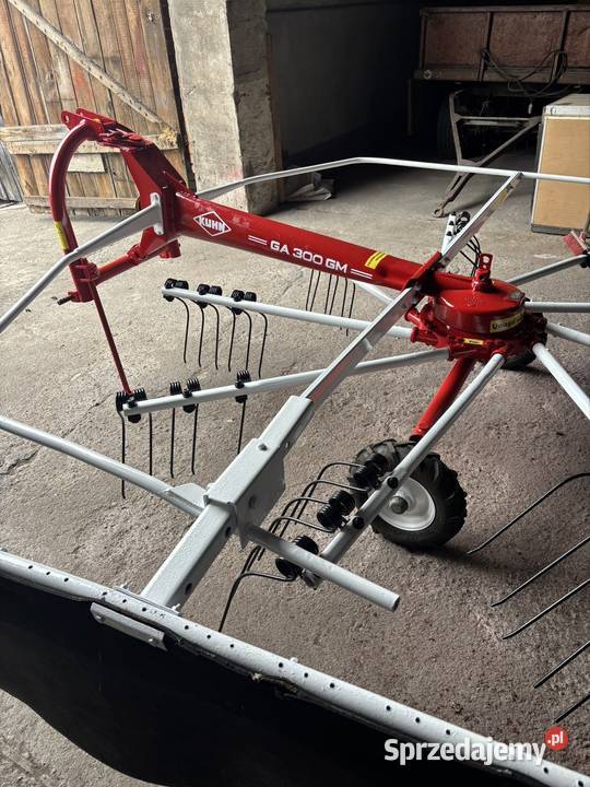 Zgrabiarka KUHN GA 300 GM łódzkie Bedlno