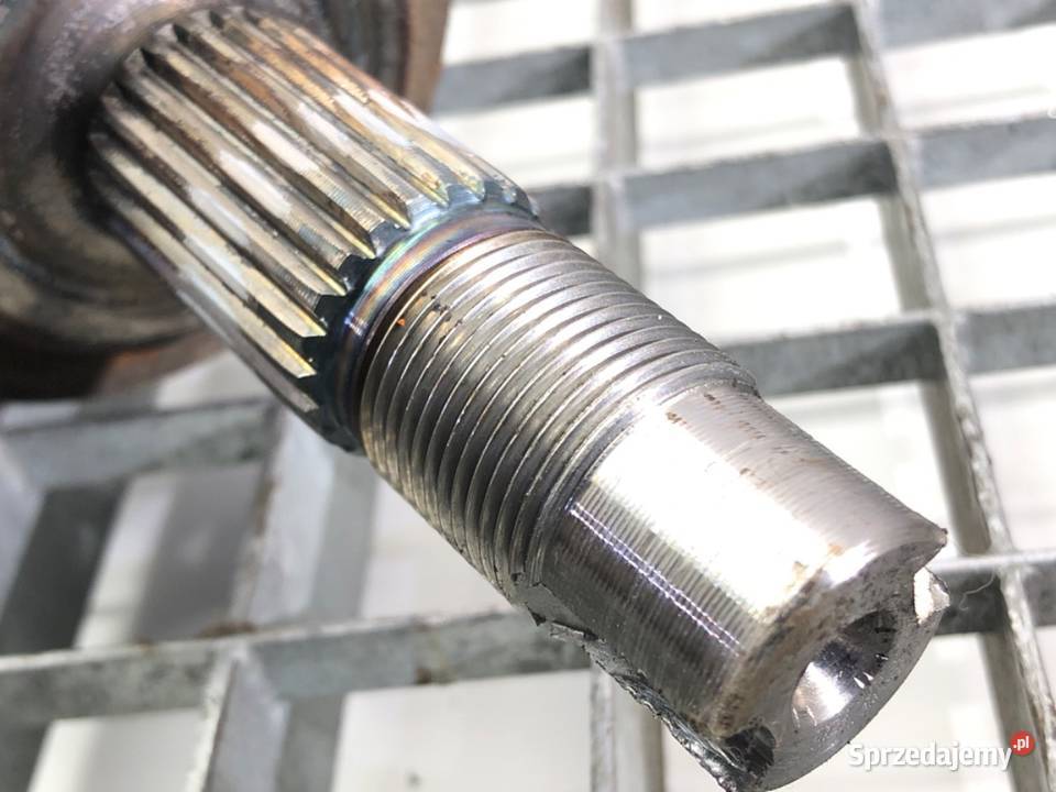 PÓŁOŚ LEWY PRZÓD OPEL CORSA E 6083199 14 90 Układ napędowy