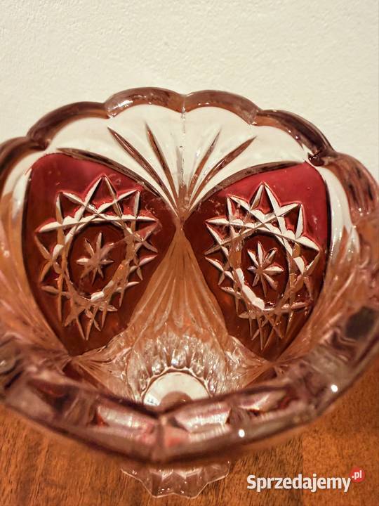 Śliczny kryształowy wazonik Cybinka