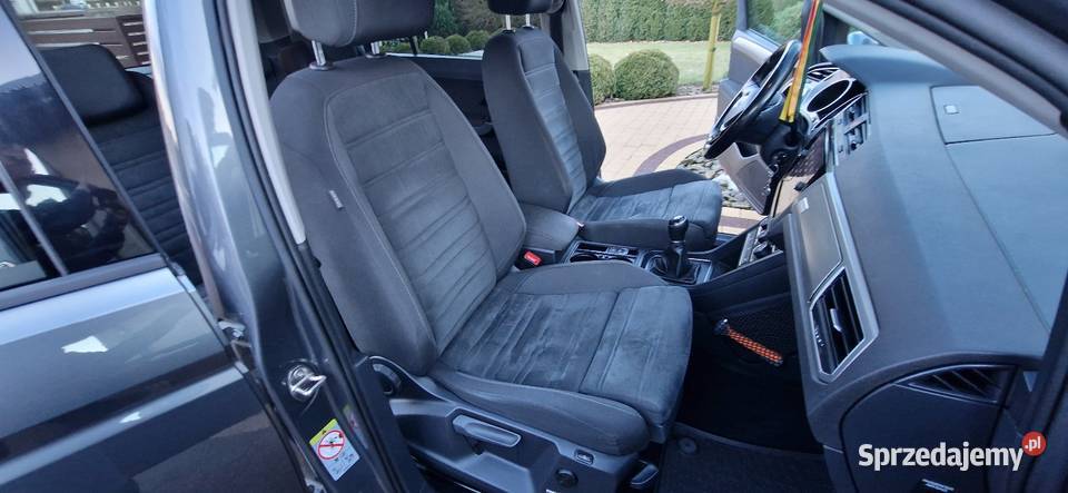 Volkswagen Touran szary Siechnice