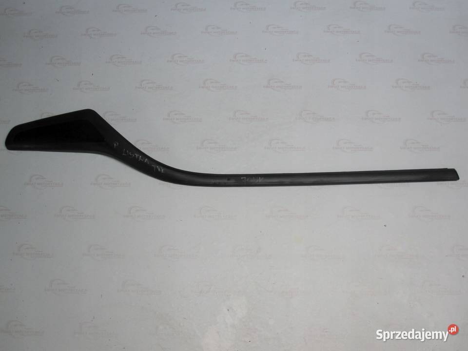 PEUGEOT 208 I 13r listwa błotnika prawa tył