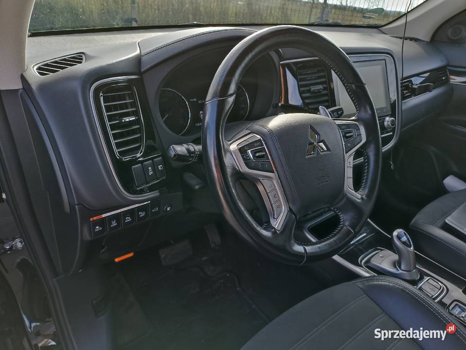 Mitsubishi Outlander PHEV model 2020 elektrycznie ustawiane fotele