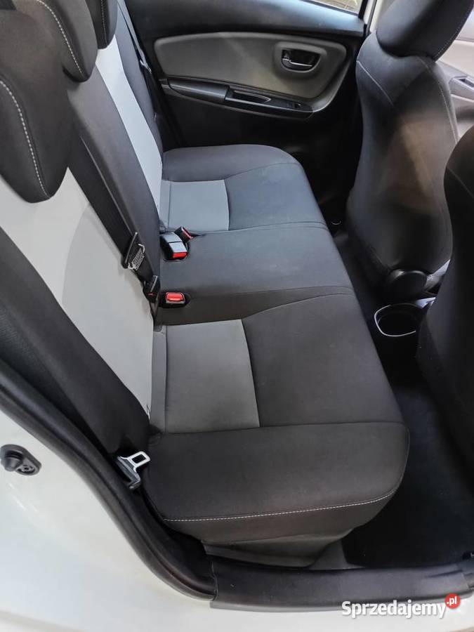 Sprzedam Toyotę Yaris 3 hybryda automatyczna