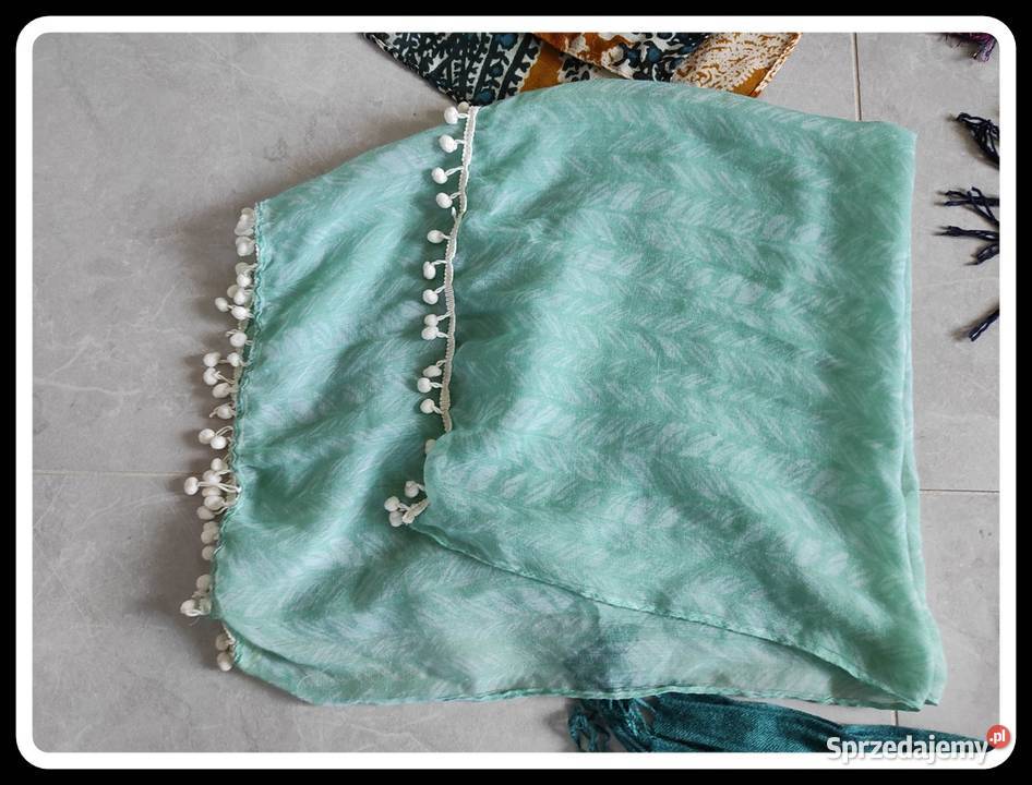 Zestaw szalików szali i chust 6 sztuk Płock