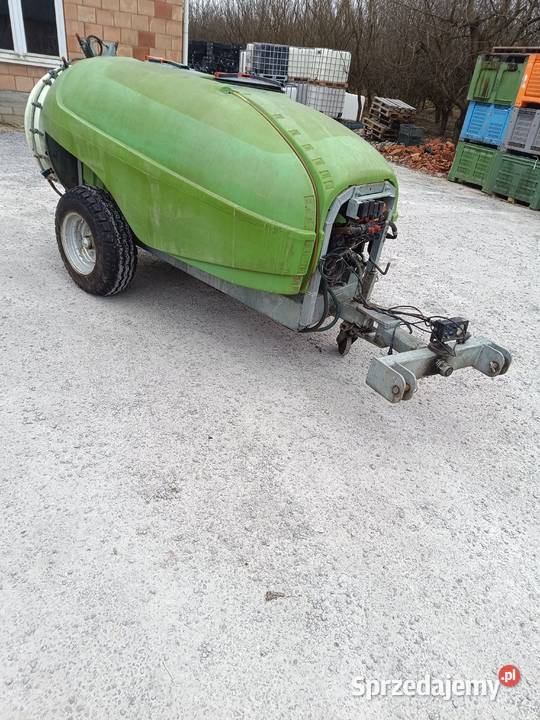 Opryskiwacz sadowniczy Ślęza Wulkan 1500 l