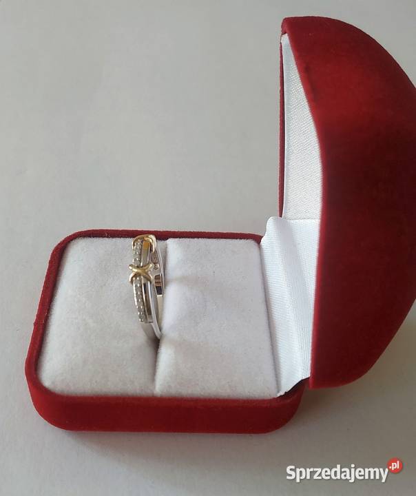 Pierścionek ze srebra z elementami złota i z Gostynin