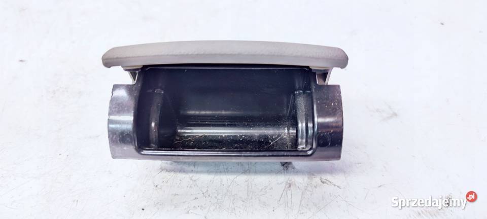 POPIELNICZKA TYLNA TYŁ AUDI A3 8P 8P0857961 Przystajń