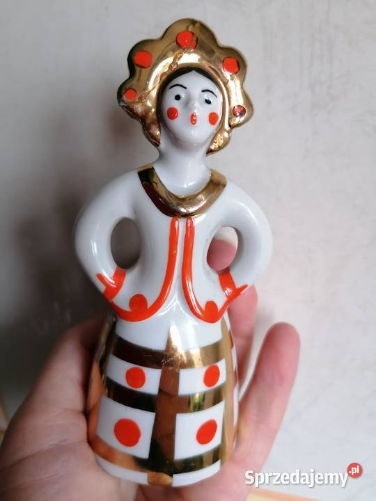 Figurka kobiety w stroju ludowym Dulevo podkarpackie Mielec