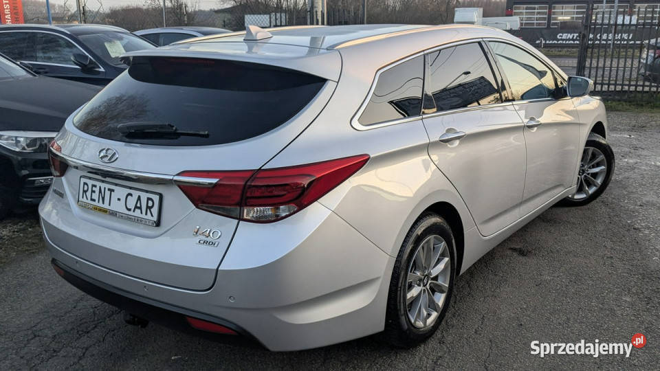 Hyundai i40 17CRDi116OPŁACONY Bezwypadkowy wielofunkcyjna kierownica Częstochowa