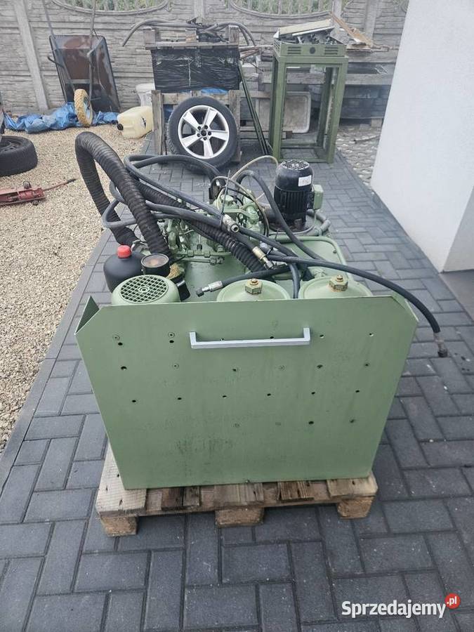 Zbiornik nafty i agregat hydrauliczny do Rzerzęczyce