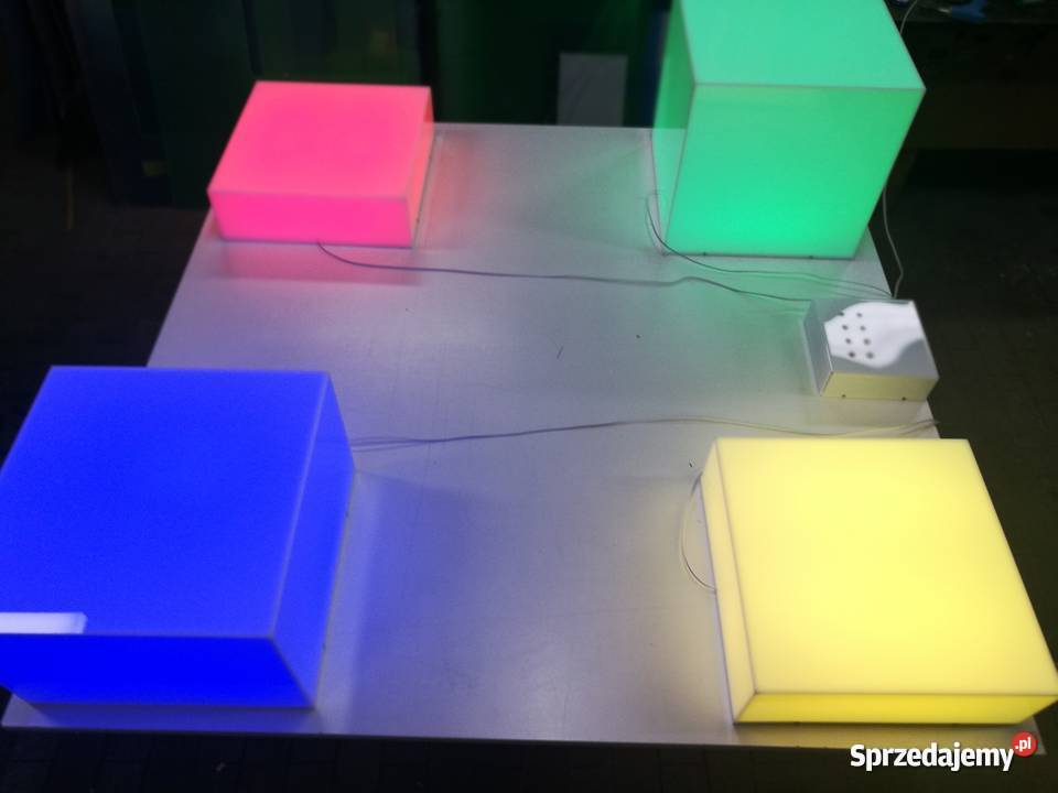 Kubiki podświetlane PLEKSI led RGB emplast KUBIK Radwanice sprzedam