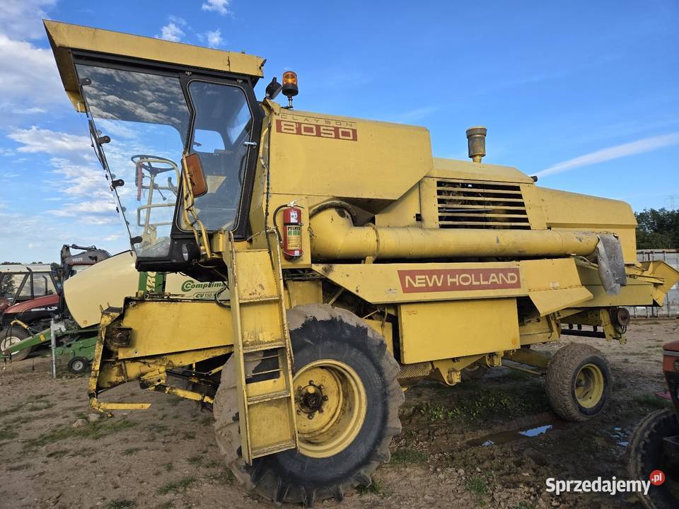 Holland 8050 Kombajn zbożowy Szołtany