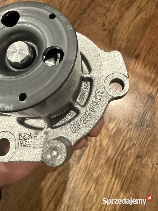 Pompa wody NOWA 010289803 KT 04L907284 Układ chłodzenia