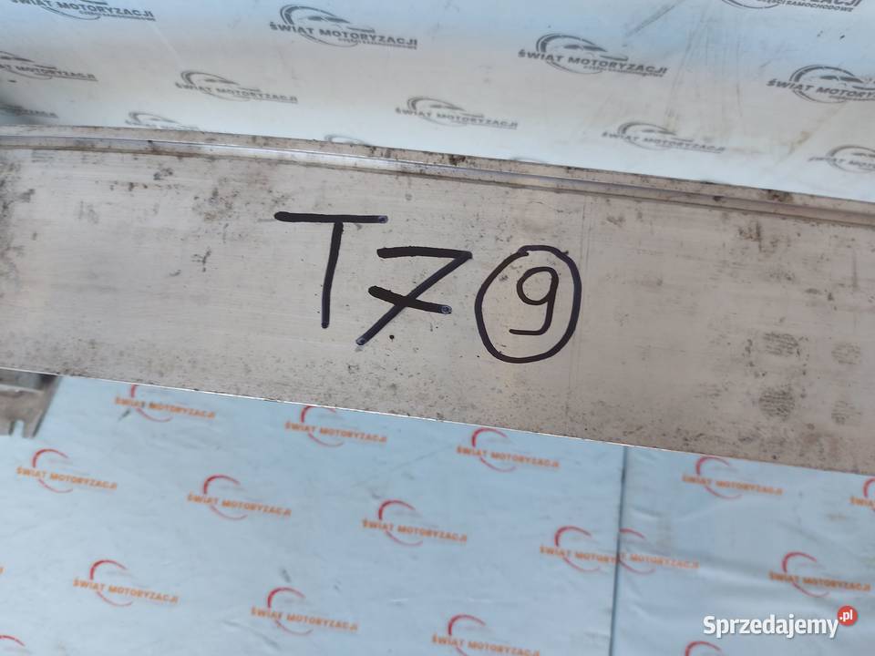 AUDI Q3 I 13r belka przednia zderzaka osobowe świętokrzyskie Kielce