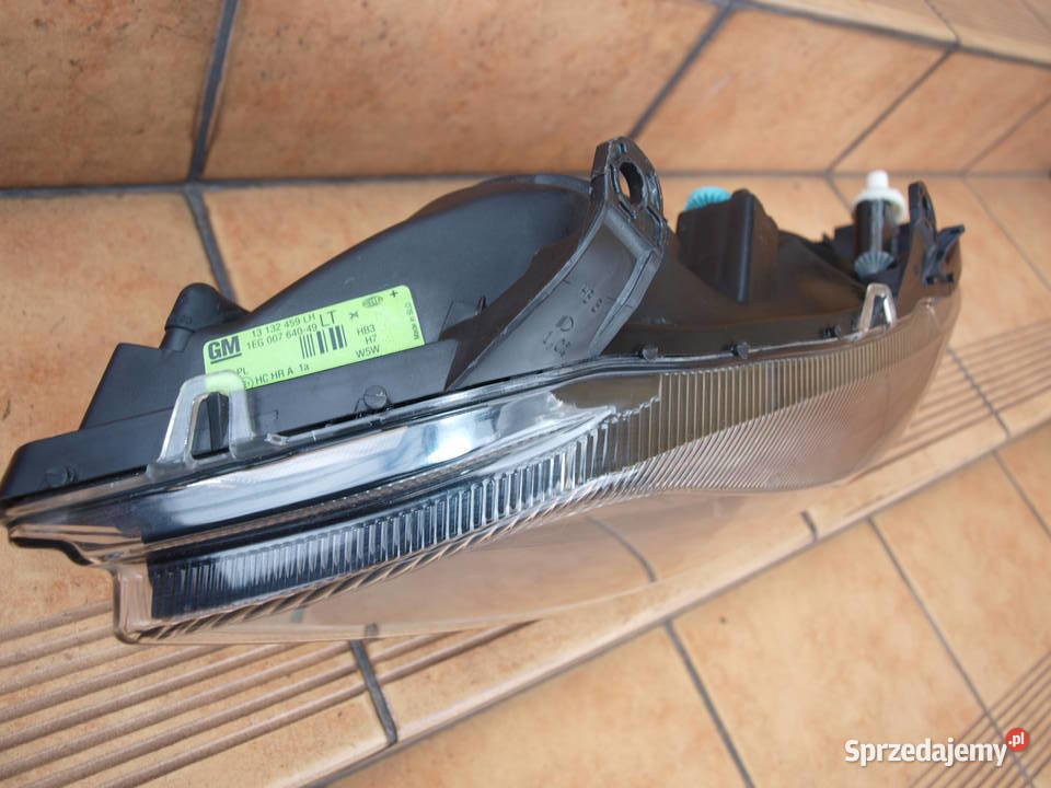 Astra 2 lampa lewa przód ciemna 1998 2004r Lewe Kalisz