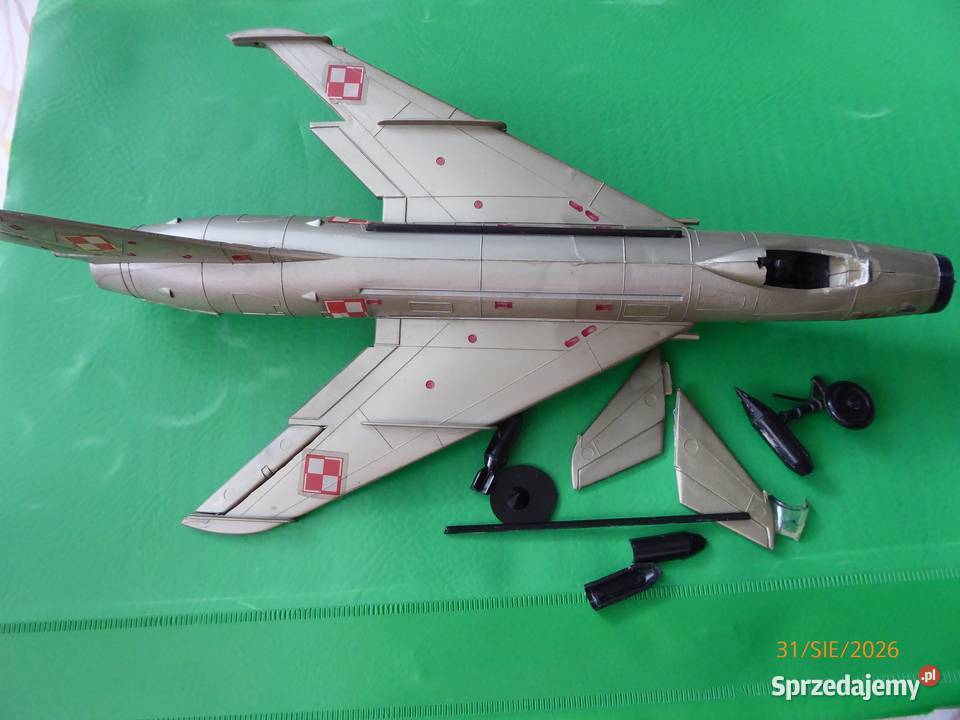 Sprzedam modele samolotów Su7 MiG21 Końskie