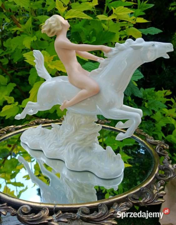 Wyjątkowa Figurka Amazonki na galopującym koniu Pabianice