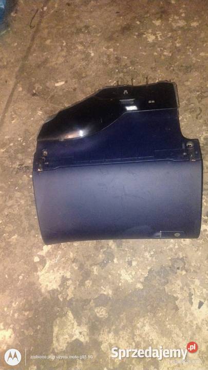 A4 B7 schowek strony pasażera Lubin