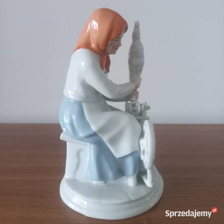 Figurka porcelanowa Kobieta kołowrotku Art Deco Toruń