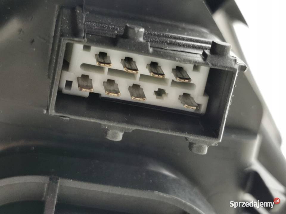 LAMPA LEWY PRZÓD CITROEN C3 PLURIEL 2003 MAGNETI Lampy przeciwmgielne