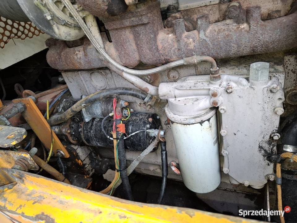 Ładowarka Hyundai HL 25 silnik 6 cummins turbo tak Targoszyn