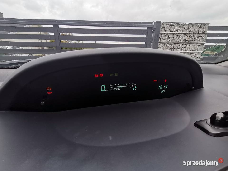 Toyota Yaris 133 99 2010 Dąbrowa Górnicza sprzedam