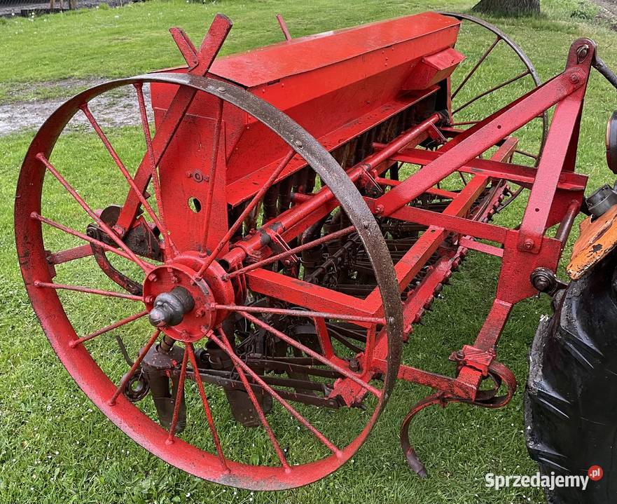 Siewnik do zboża drelka 17 lejków