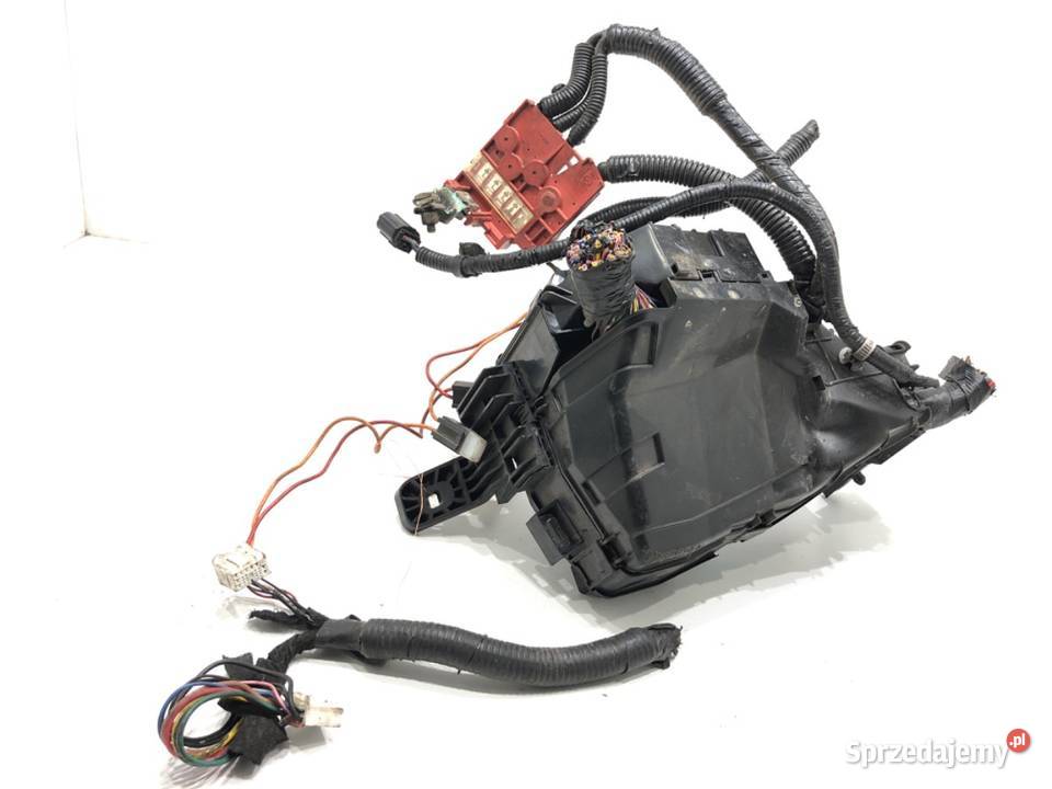 SKRZYNKA BEZPIECZNIKÓW MAZDA CX5 KD4766767 SUV