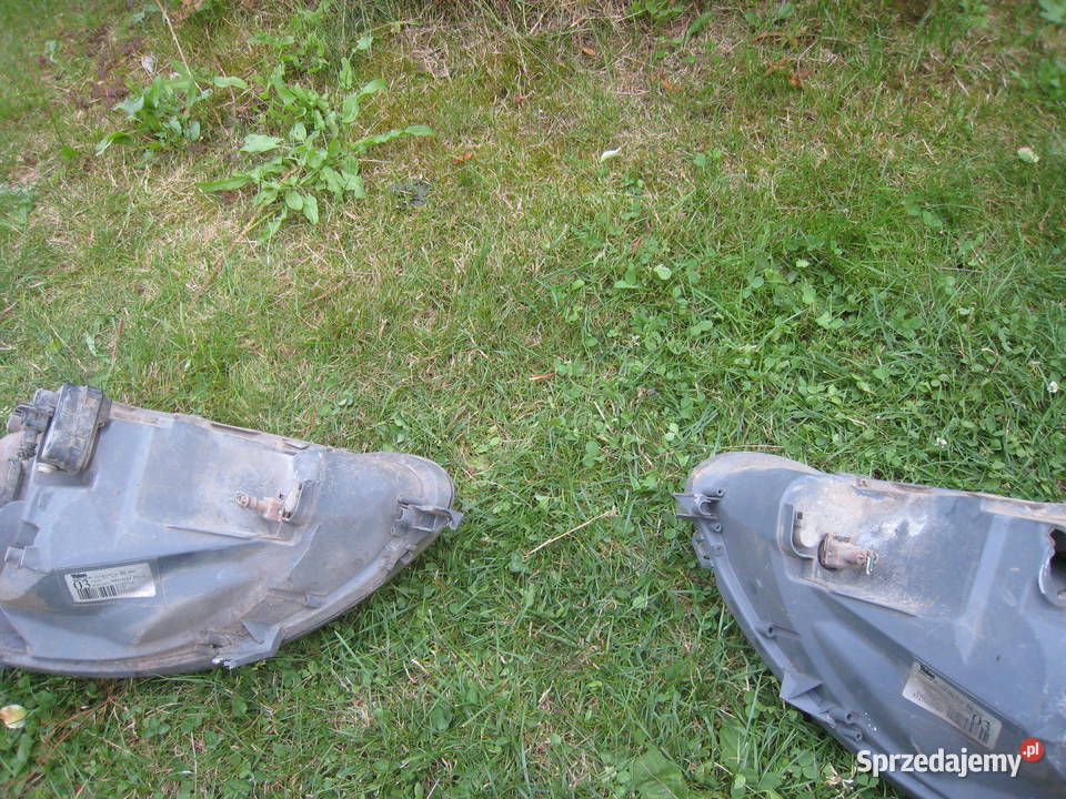 Lampa przednia prawa lewa Toyota Yaris I lift