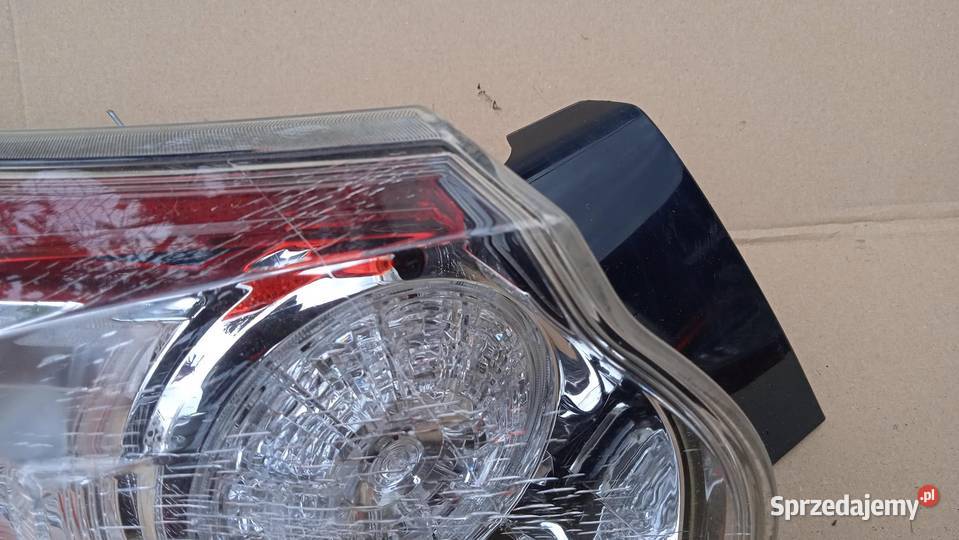 MAZDA 3 BL HB LAMPA TYŁ LEWA DEFEKT Zbierkowo