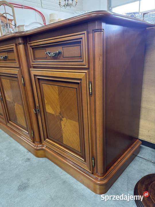 Długa włoska komoda z intarsją na drzwiczkach Ełk