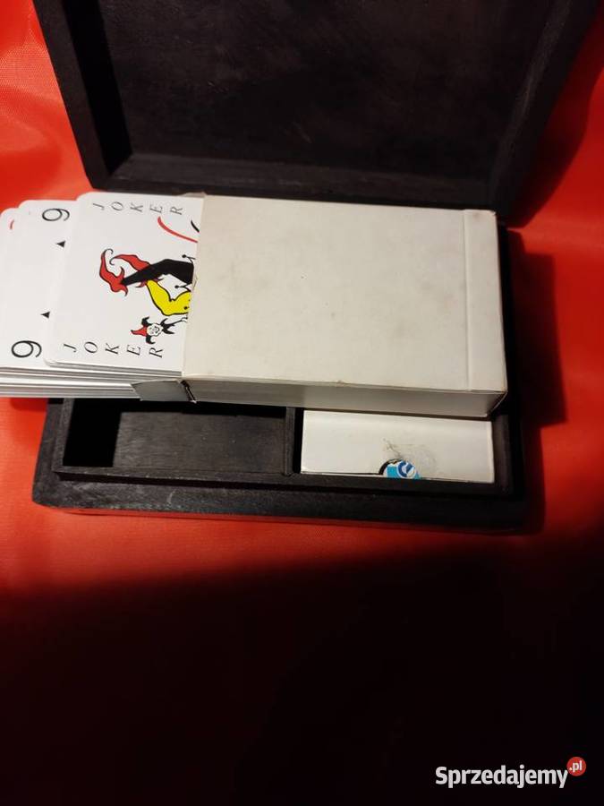 ozdobna Kasetka drewno i metal z 2 taliami kart Pozostałe