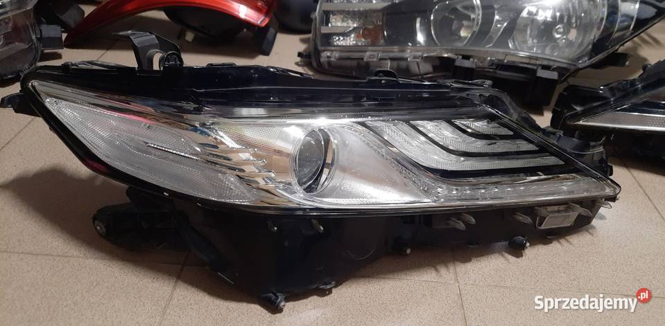 Lampa prawa reflektory prawy przod przednia osobowe Rzeszów
