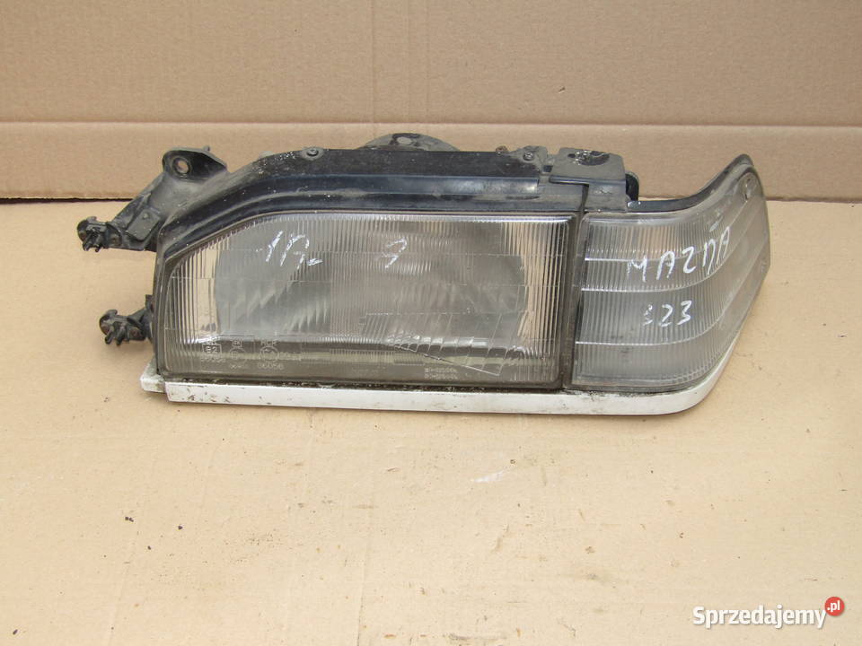 LAMPA PRZEDNIA LEWAPRAWA 1985 89r 110 61247 110 sprzedam