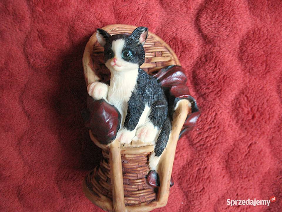 Kot Fotel i kotek stara figurka żywica 10 x 8 x
