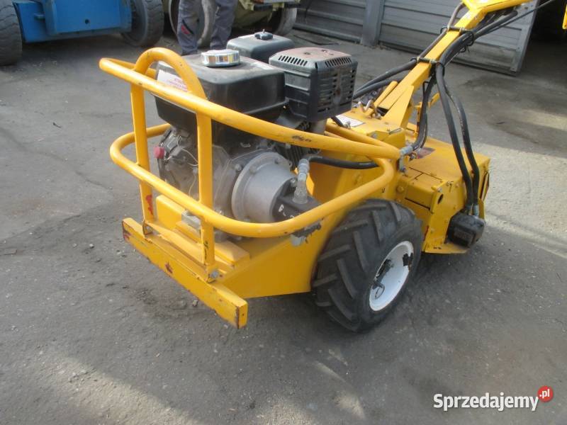 Glebogryzarka z hydraulicznym układem napędowym