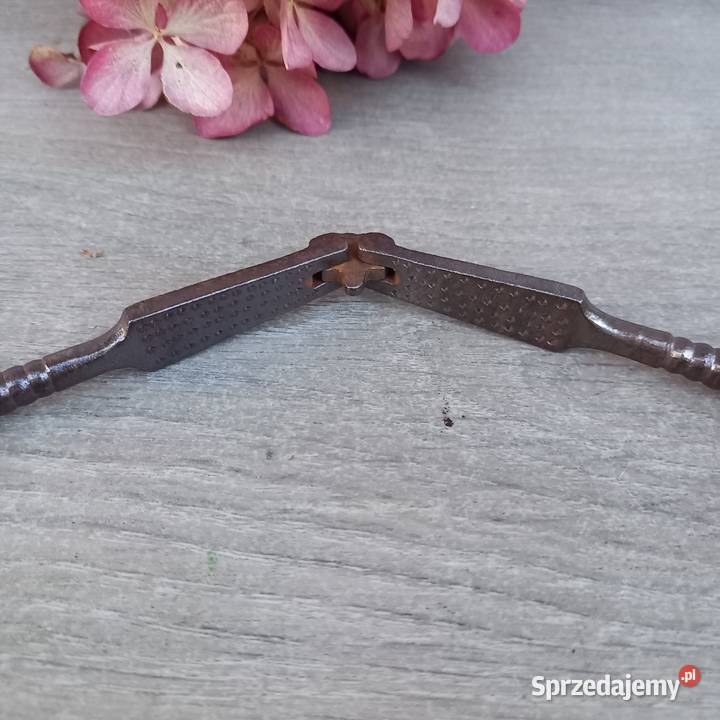 Stary metalowy dziadek do orzechów Francja