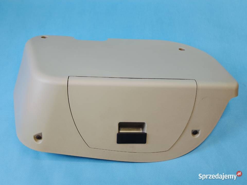 CLAAS AXION 840 CMATIC A31 2013r Schowek