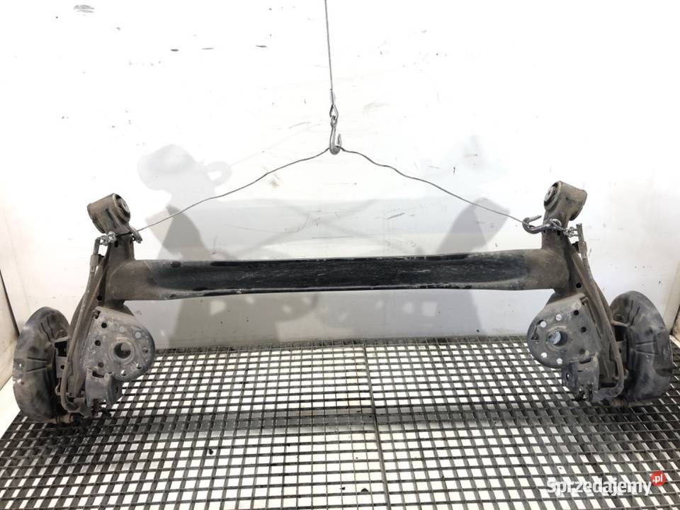 BELKA TYŁ HYUNDAI i30 Hatchback TYLNA