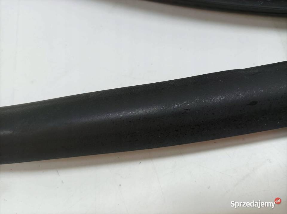 USZCZELKA DRZWI PRAWY PRZÓD PASAŻERA KAROSERYJNA