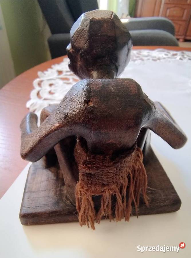 Rzeźbiona popielniczka z drewna tekowego Żory